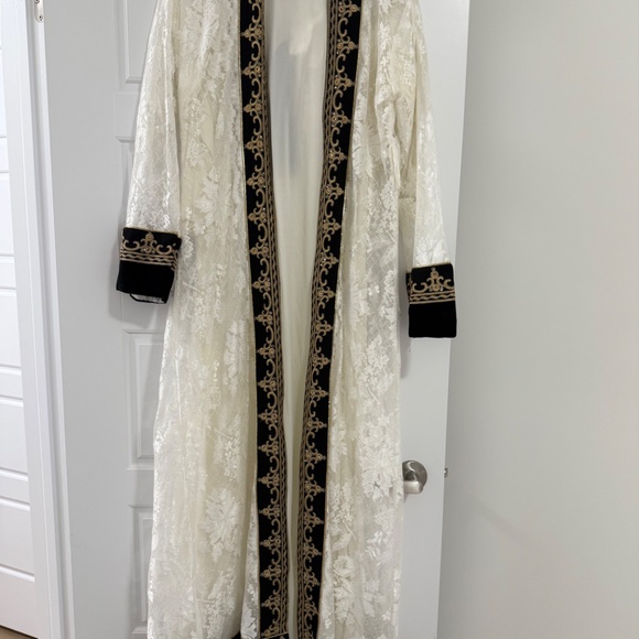 Lace Kaftan - Picture 2 of 5